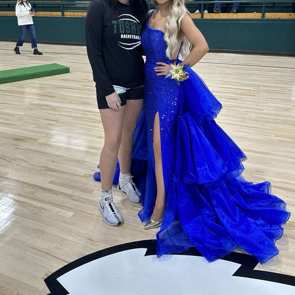 Prom dress! - Picture 6 of 6